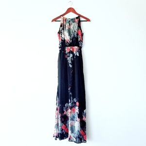 L'atiste Maxi Dress | Black Floral